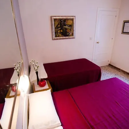 Malaga Hostel *